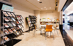 休憩コーナー1F（自動販売機）