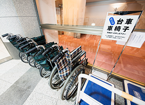 車椅子貸し出し（写真）