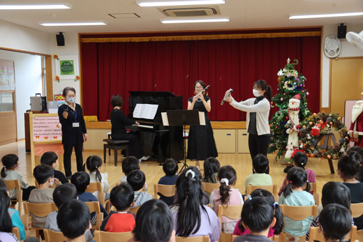 富高保育園でのアウトリーチの様子